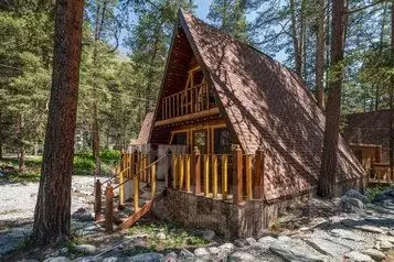 Дом в Кабардино-Балкария, Эльбрусский район, с. Терскол ул. Иткол, 11Д ... - Фото 0