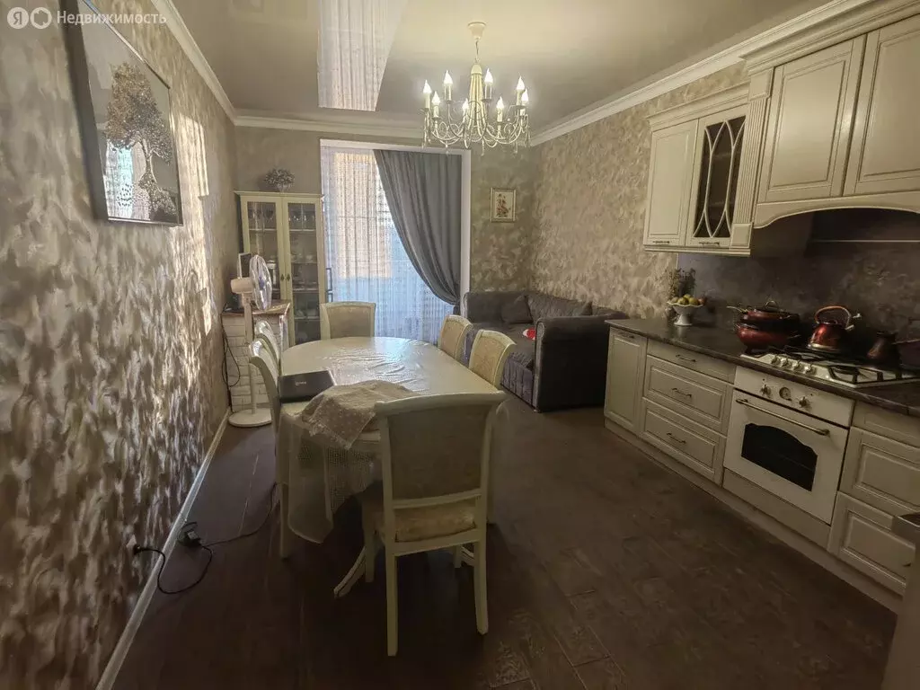2-комнатная квартира: Владикавказ, улица Генерала Дзусова, 6В (87 м) - Фото 0