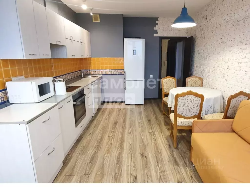 1-к кв. Волгоградская область, Волгоград ул. 8-й Воздушной Армии, 6А ... - Фото 1