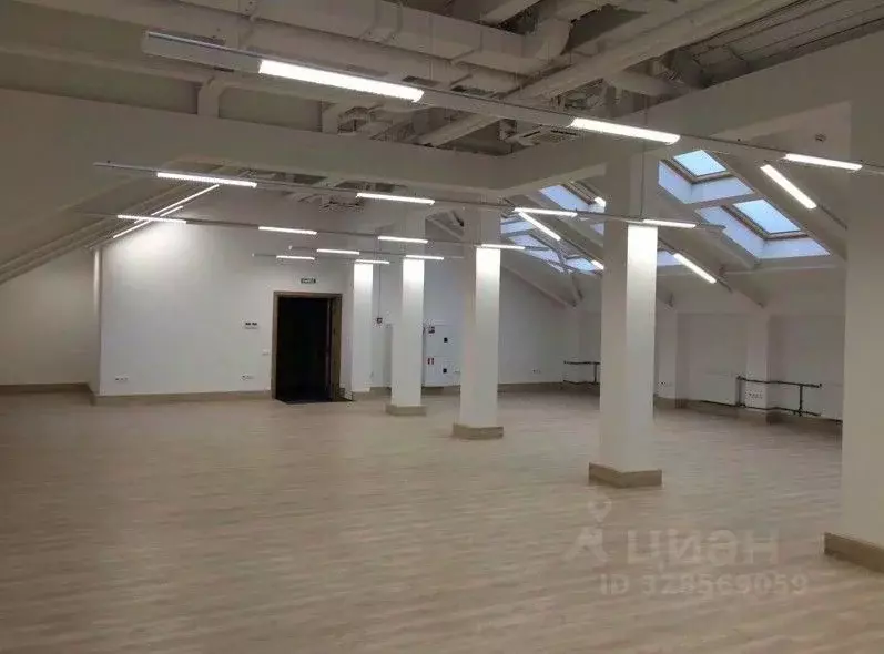 Офис в Санкт-Петербург Малая Морская ул., 18 (366 м) - Фото 1