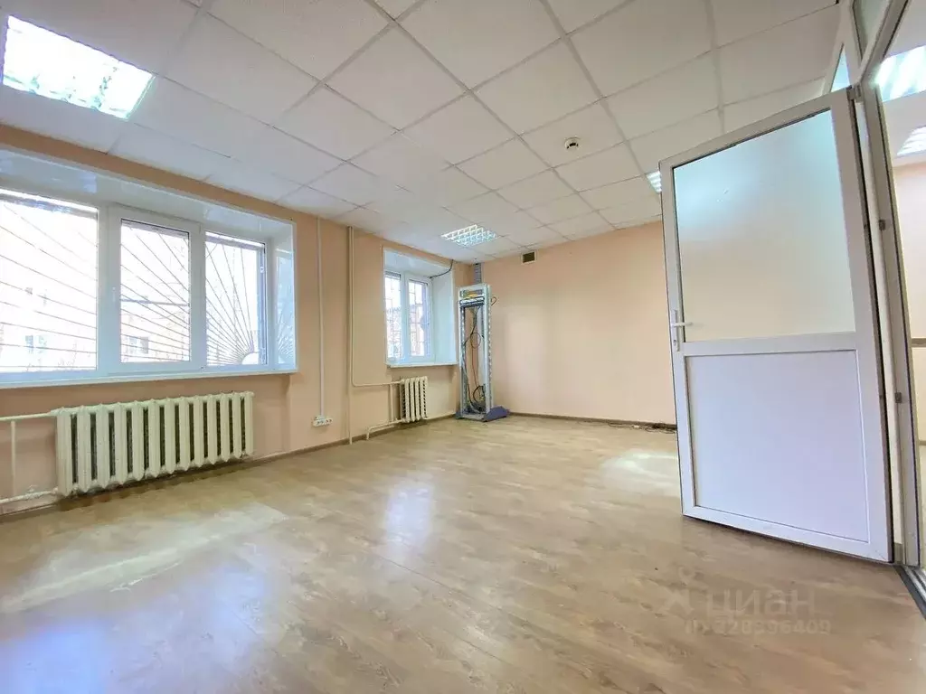 Помещение свободного назначения в Московская область, Лотошино пгт ул. ... - Фото 1