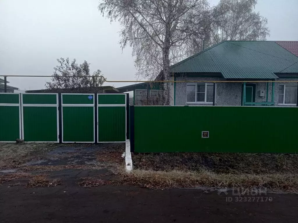 3-к кв. Омская область, Кормиловский район, с. Борки Комсомольская ... - Фото 1