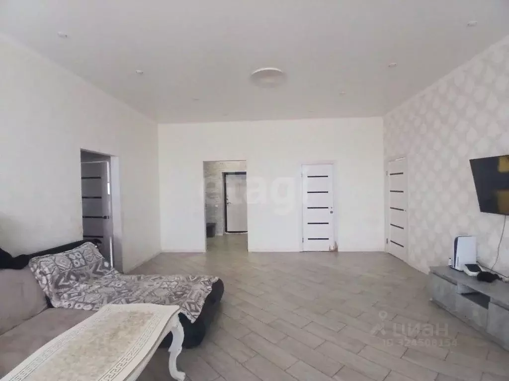 Дом в Башкортостан, Иглинский район, Акбердинский сельсовет, д. ... - Фото 1