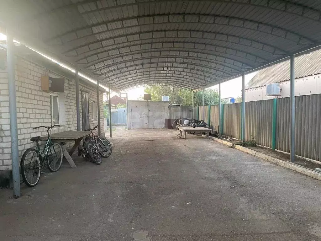 Дом в Калмыкия, Целинный район, с. Троицкое ул. Толстого, 16 (103 м) - Фото 1