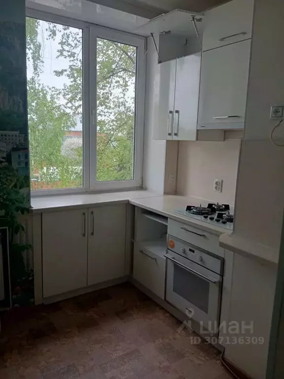 2-к кв. башкортостан, ишимбай ул. гагарина, 54 (50.0 м) - Фото 1