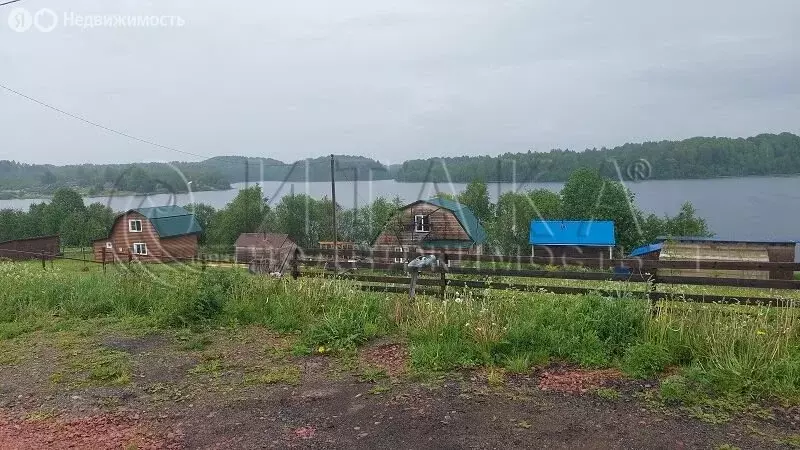 Дом в село Шеменичи, Зелёная улица, 5 (150 м) - Фото 1