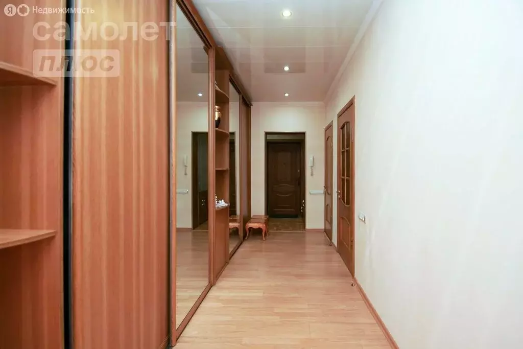 3-комнатная квартира: Омск, улица Маршала Жукова, 76 (94.6 м) - Фото 1