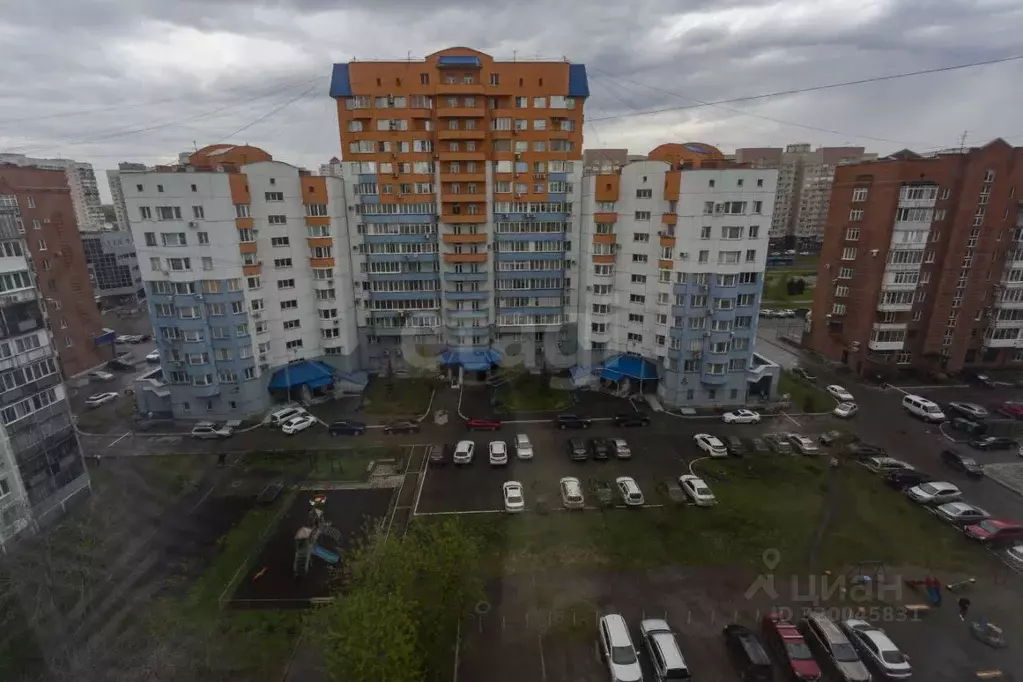 4-к кв. Кемеровская область, Новокузнецк ул. Тольятти, 51 (70.5 м) - Фото 0