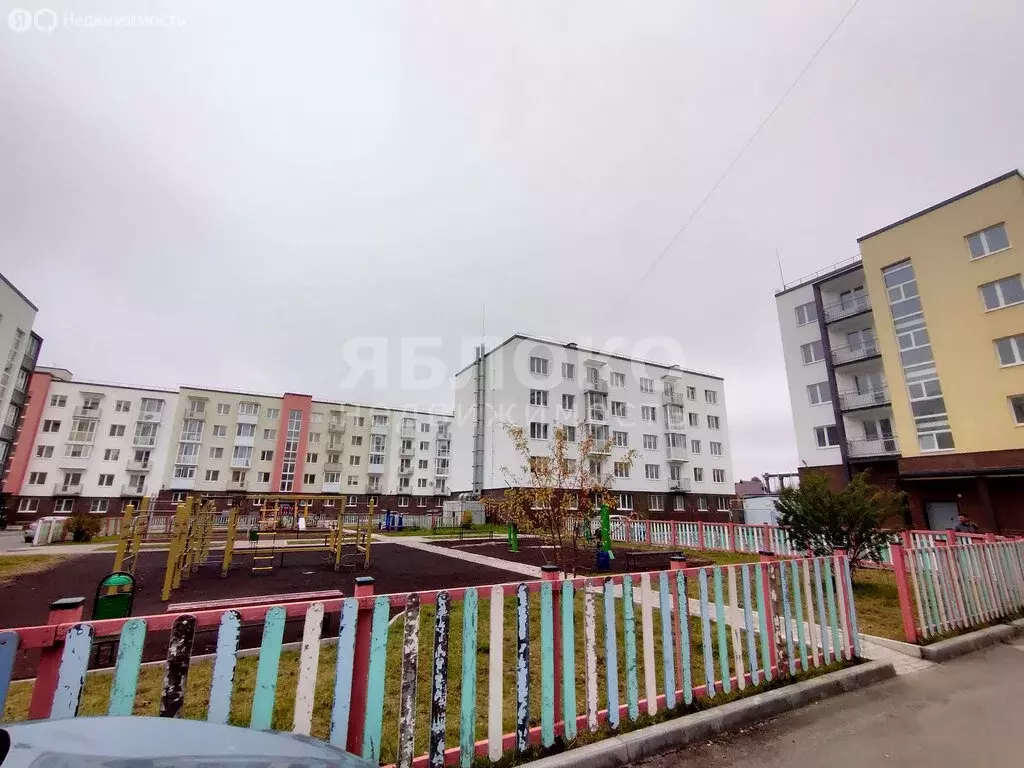 3-комнатная квартира: Березники, улица Уральских Танкистов, 8/4 (75.77 ... - Фото 1