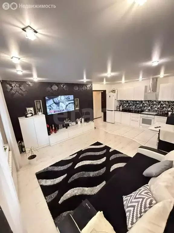 2-комнатная квартира: Ачинск, 3-й микрорайон, 32Б (67.9 м) - Фото 2