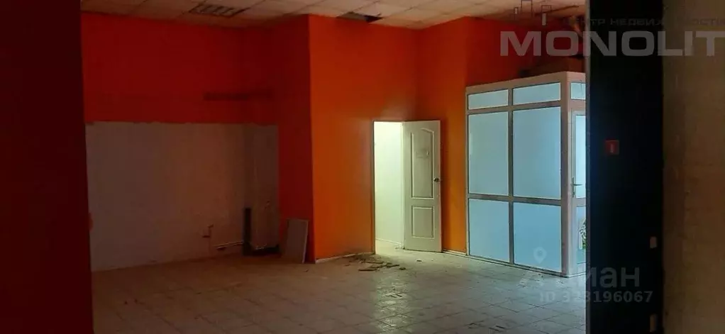 Торговая площадь в Тюменская область, Тюмень ул. Мельникайте, 116с1 ... - Фото 1