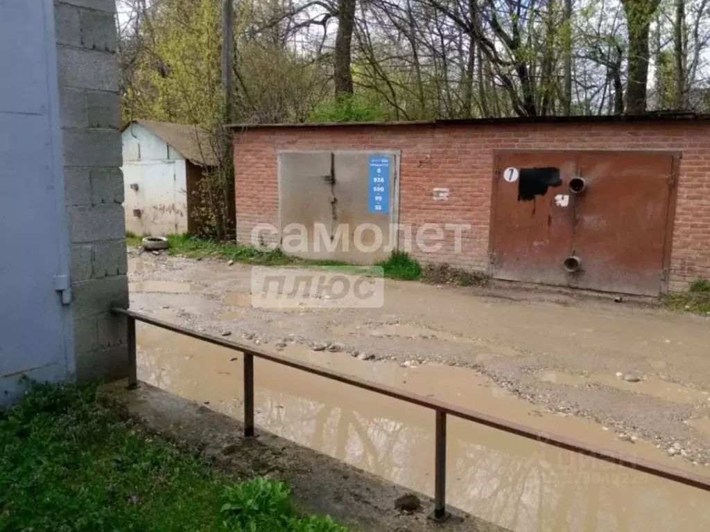 Гараж в Краснодарский край, Апшеронск ул. 22-го Партсъезда, 6 (27 м) - Фото 1