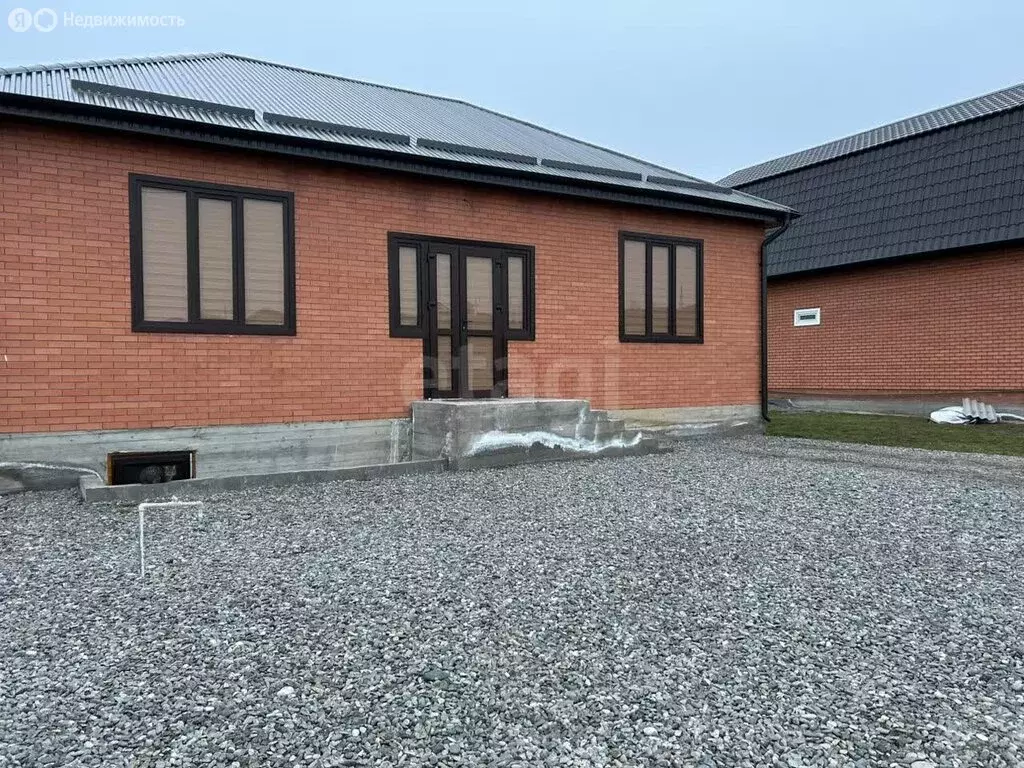 Дом в Назрань, Ростовская улица (130 м) - Фото 1