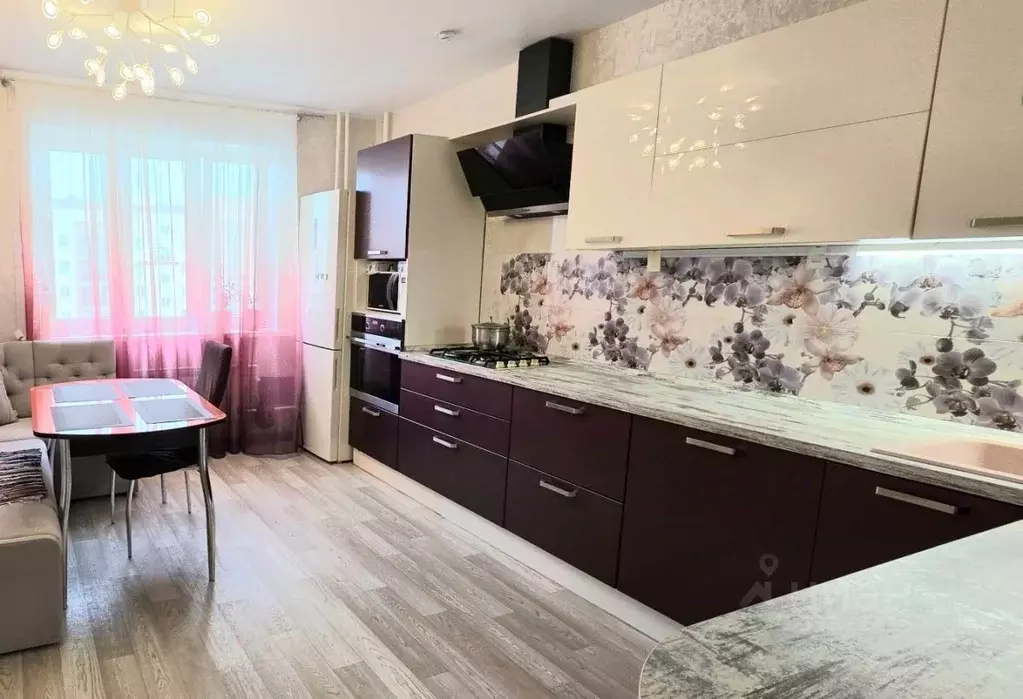 2-к кв. Ямало-Ненецкий АО, Новый Уренгой Энтузиастов мкр, 1 (69.6 м) - Фото 1