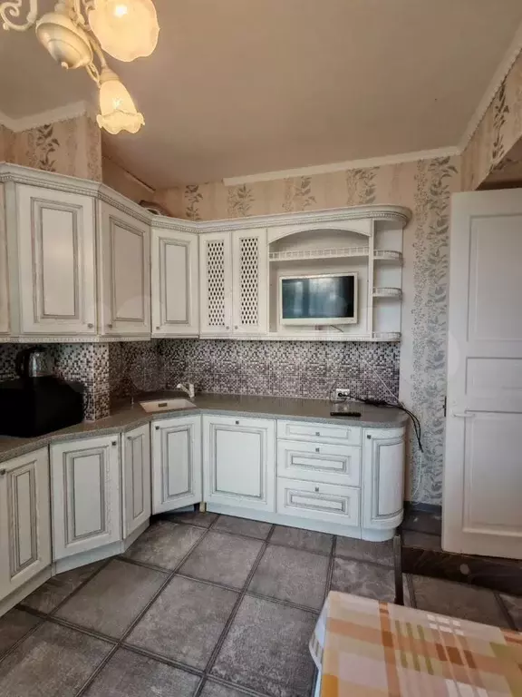3-к. квартира, 80 м, 2/7 эт. - Фото 0