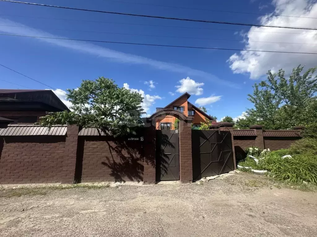 Дом в Брянская область, Брянск пер. Тургенева (173 м) - Фото 1