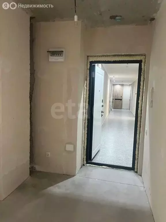 2-комнатная квартира: Тюмень, улица Николая Глебова, 3 (68.8 м) - Фото 1