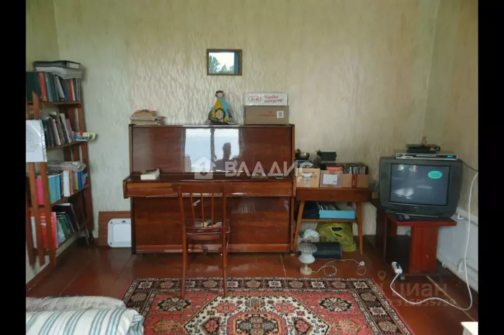 Дом в Алтайский край, Быстроистокский район, с. Быстрый Исток ... - Фото 1