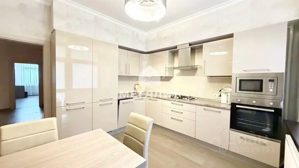 2-к кв. Татарстан, Казань ул. Кави Наджми, 22А (76.1 м) - Фото 1