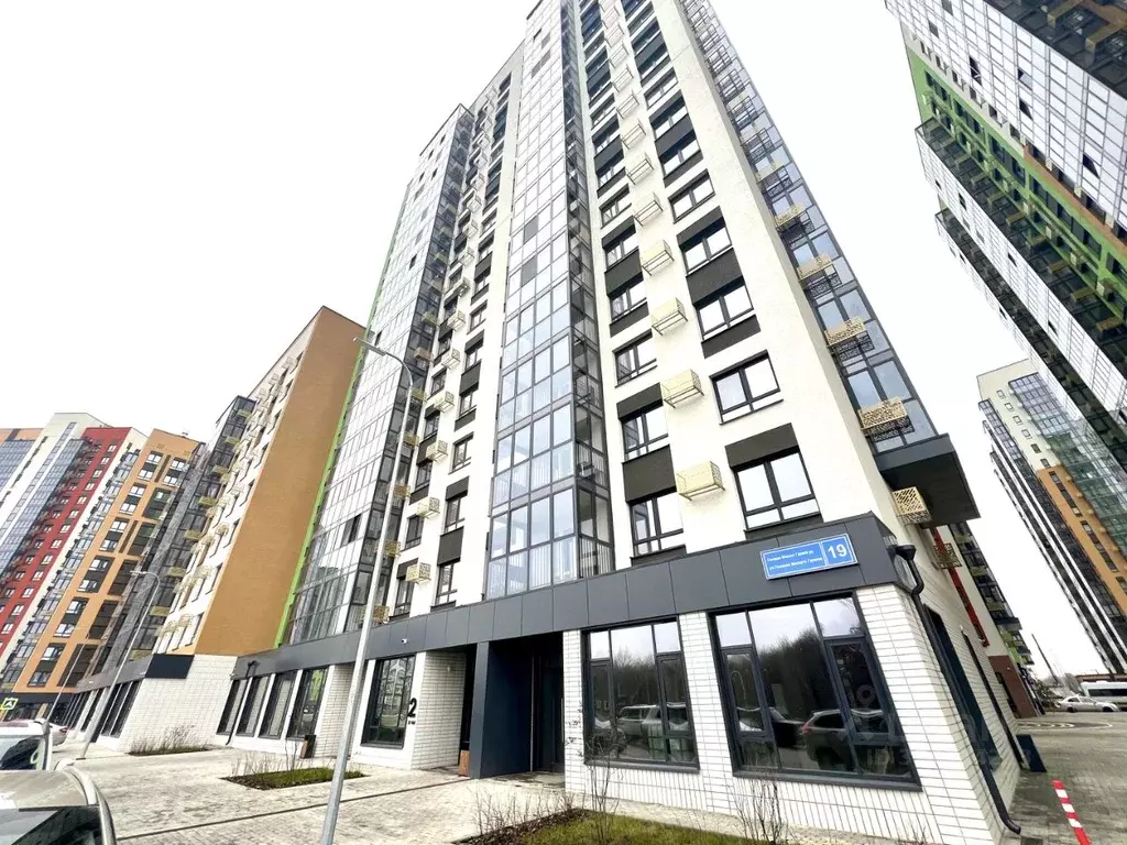 2-к кв. Татарстан, Казань ул. Генерала Махмута Гареева, 19 (60.0 м) - Фото 1