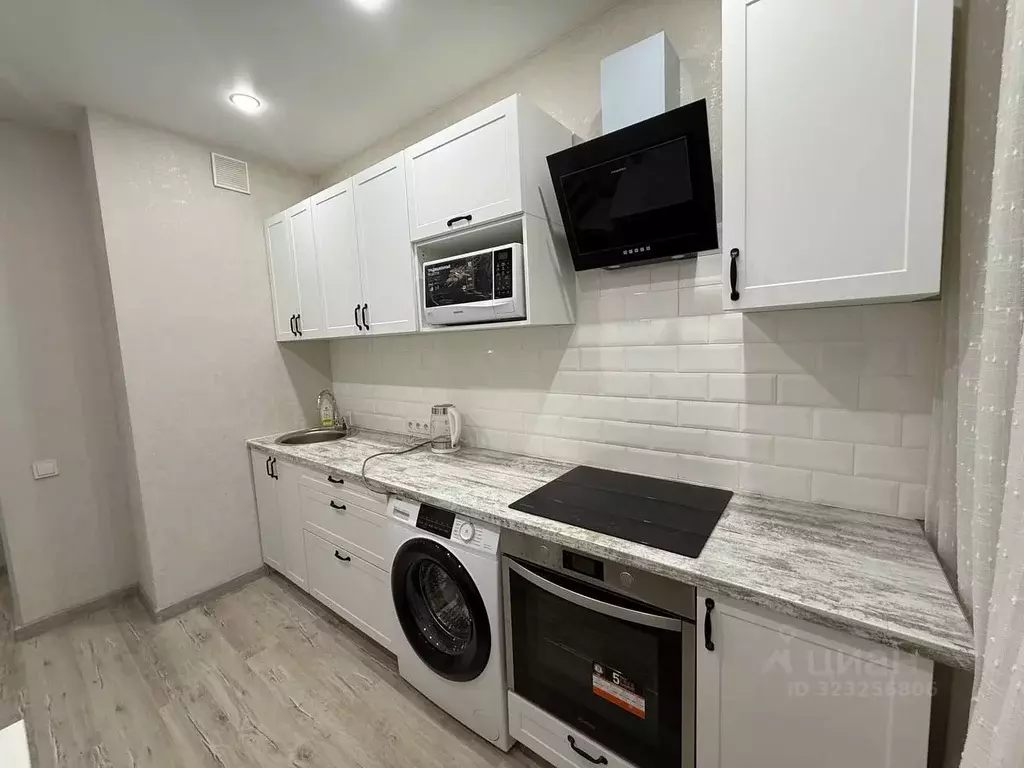 1-к кв. Татарстан, Казань Комсомольская ул., 2 (40.0 м) - Фото 1