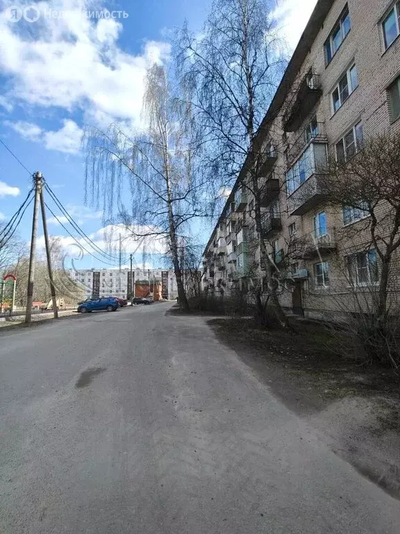 3-комнатная квартира: городской посёлок Кузнечное, улица Гагарина, 1 ... - Фото 1