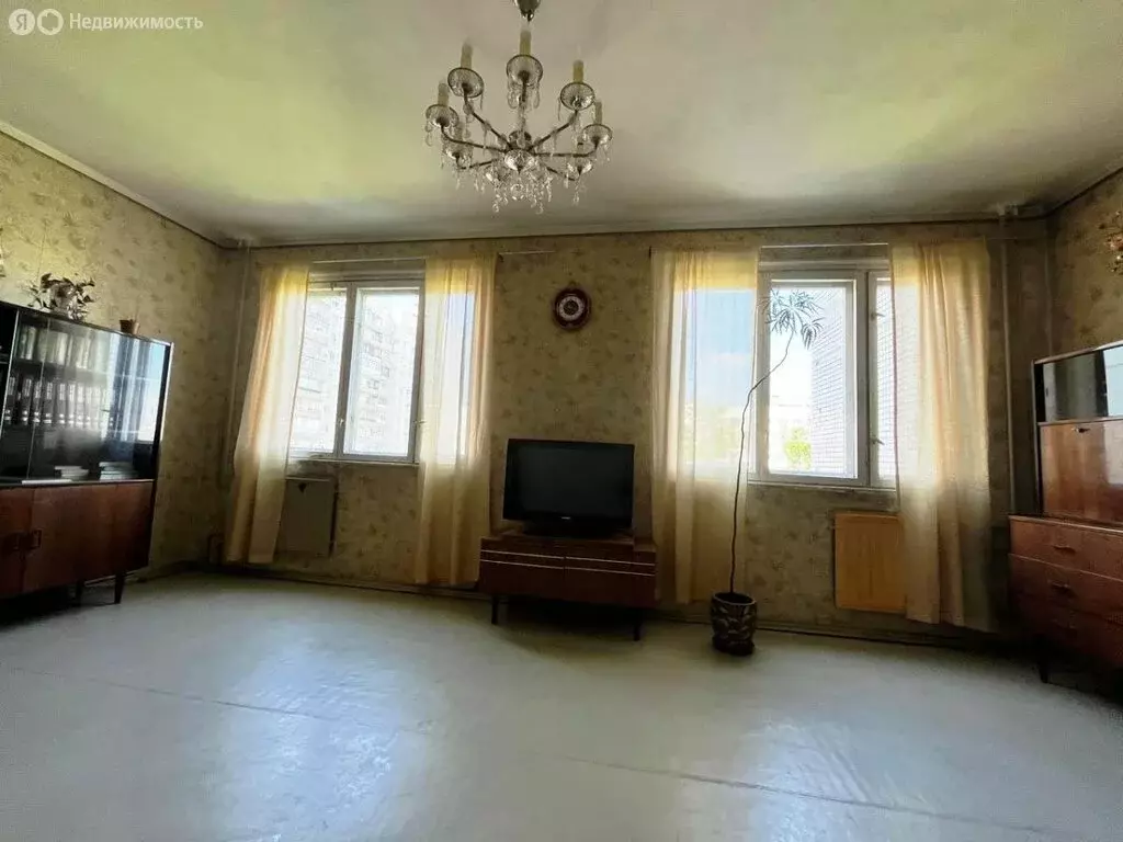 3-комнатная квартира: Санкт-Петербург, Пулковское шоссе, 9к2 (75.1 м) - Фото 1