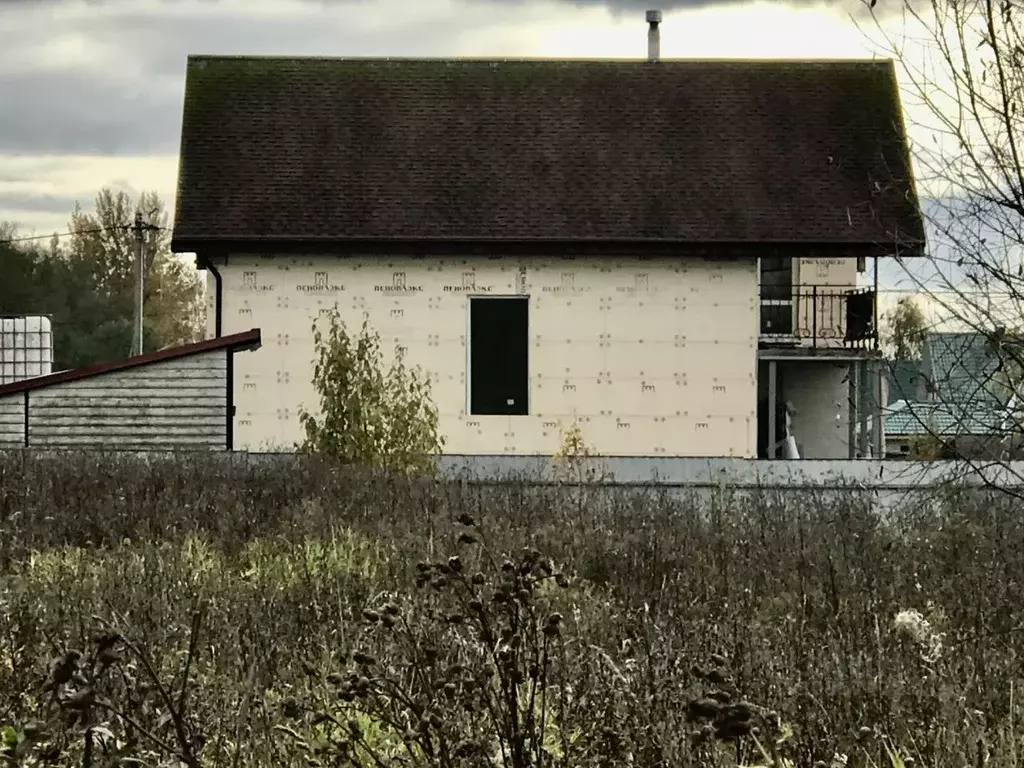 Дом в Новгородская область, Новгородский район, Савинское с/пос, д. ... - Фото 1