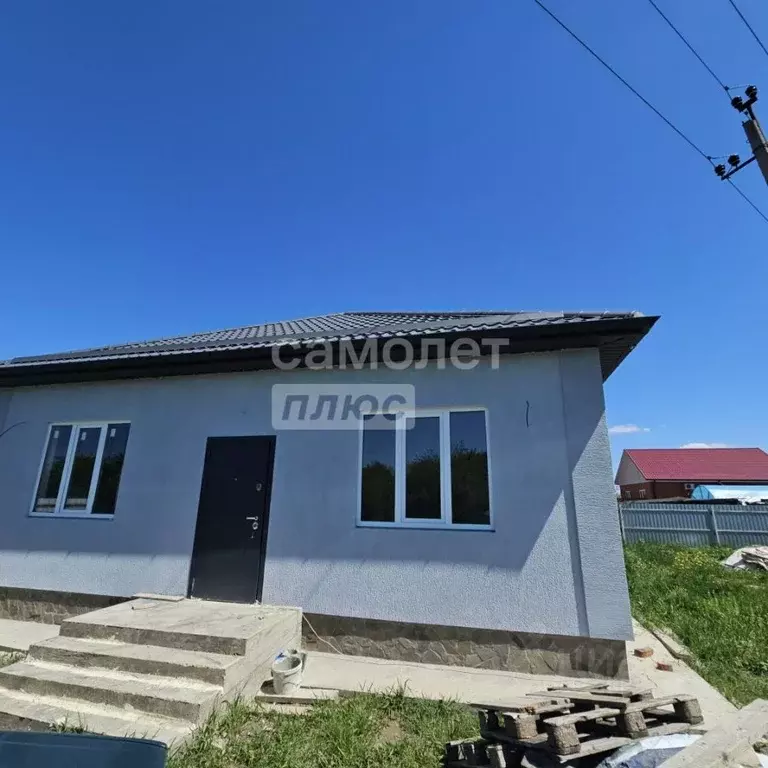 Дом в Краснодарский край, Абинск Изумрудная ул. (84 м) - Фото 1