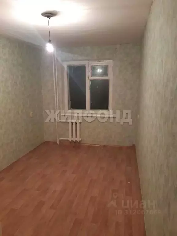 Комната Кемеровская область, Кемерово ул. Сибиряков-Гвардейцев, 330 ... - Фото 0