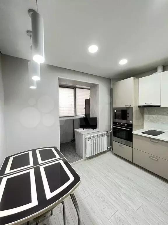 3-к. квартира, 62,1 м, 2/9 эт. - Фото 0