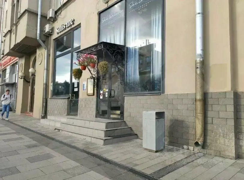 Помещение свободного назначения в Москва Садовая-Черногрязская ул., ... - Фото 1