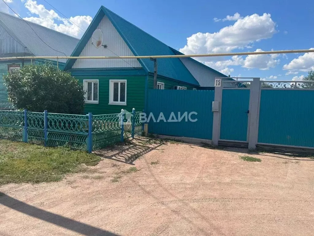 Дом в Оренбургская область, пос. Новоорск ул. Целинная, 15 (82 м) - Фото 1