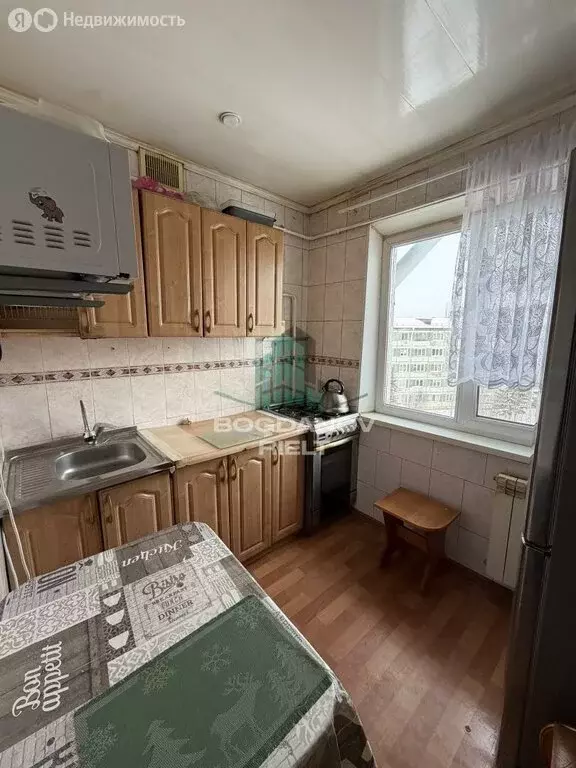 3-комнатная квартира: Омск, 3-й микрорайон, улица Путилова, 6 (63.5 м) - Фото 1