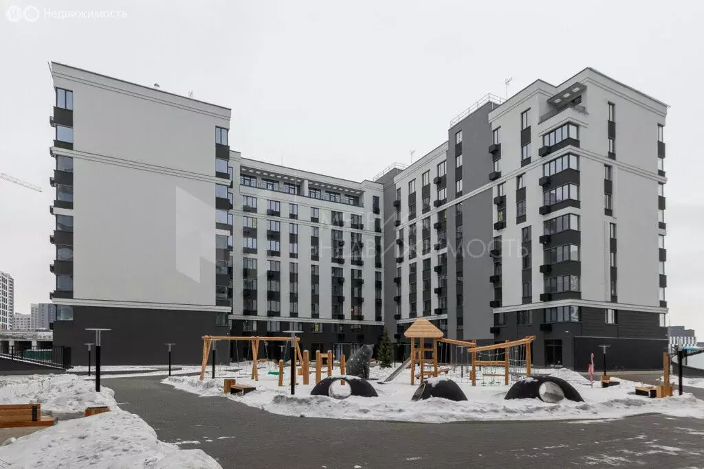2-комнатная квартира: Тюмень, улица братьев Бондаревых, 1 (61 м) - Фото 1