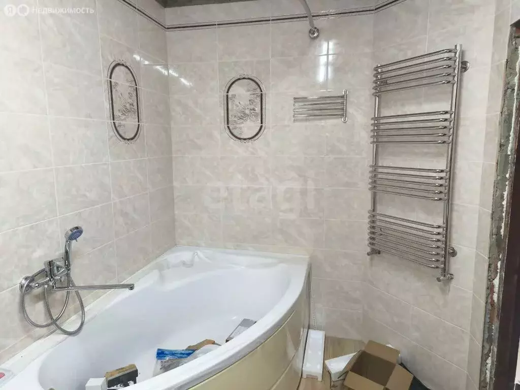 Дом в Комсомольский, Тенистая улица (182.4 м) - Фото 1