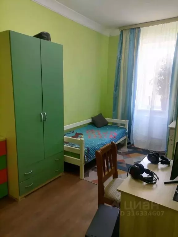 3-к кв. Брянская область, Брянск Белые Берега пгт, ул. Коминтерна, 5 ... - Фото 0