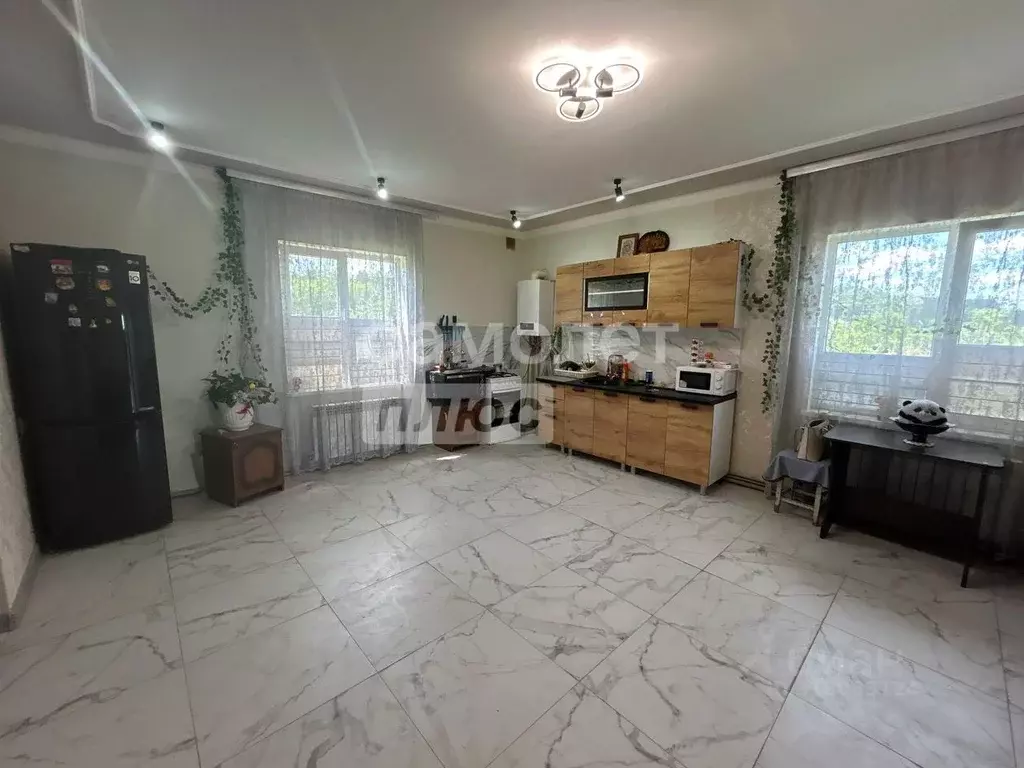 Дом в Курская область, Курский район, Бесединский сельсовет, д. 1-е ... - Фото 0