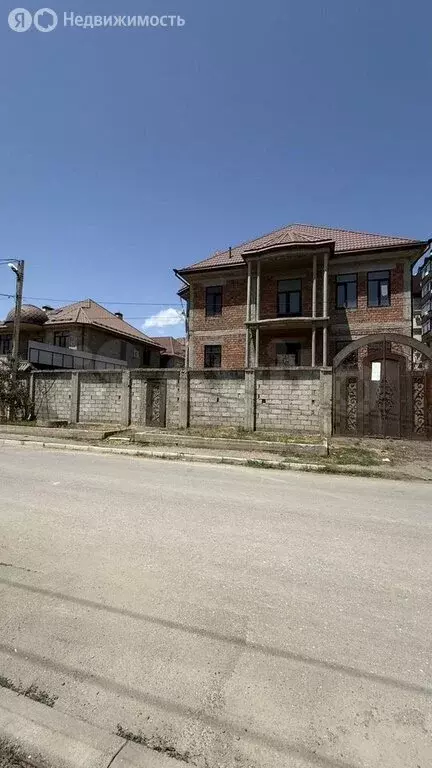 Дом в Махачкала, микрорайон М-5, Столичная улица, 10 (450 м) - Фото 0