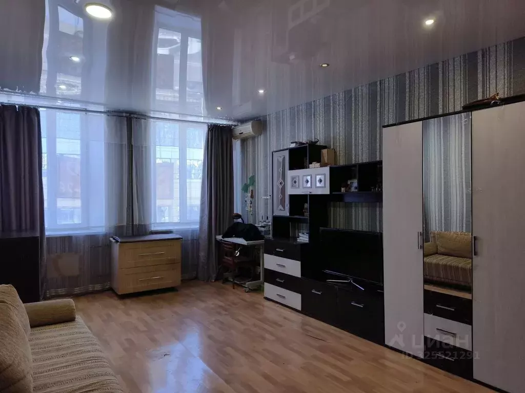 2-к кв. Астраханская область, Астрахань Адмиралтейская ул., 40/2 (57.9 ... - Фото 1