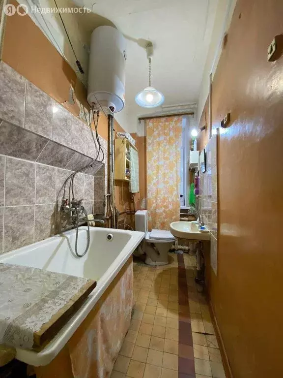3-комнатная квартира: Омск, улица 6-я Линия, 172 (63 м) - Фото 0