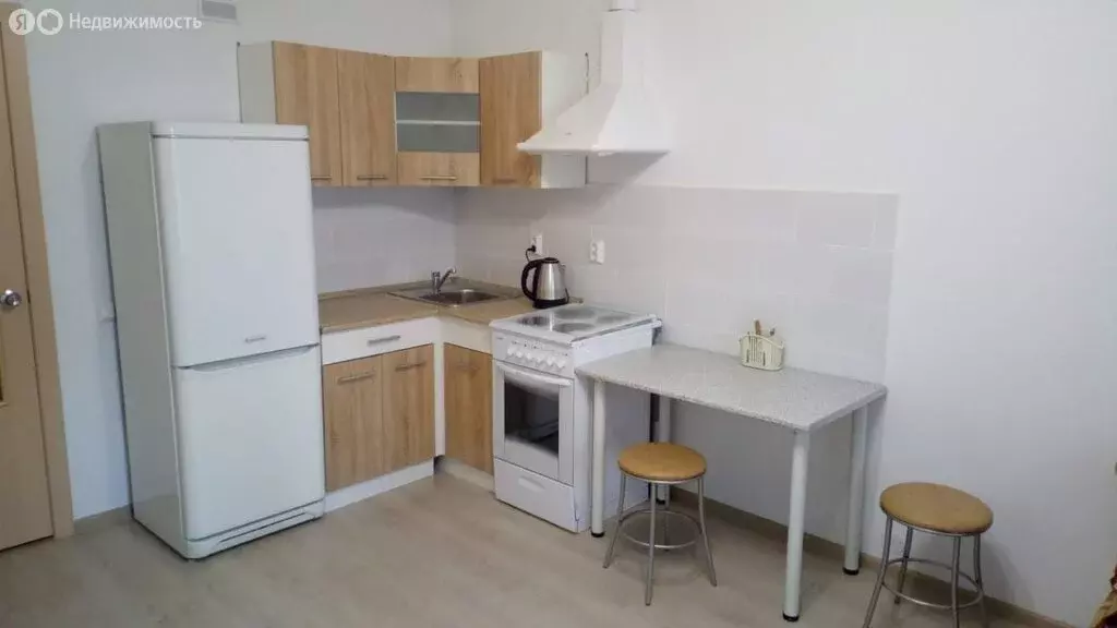 Квартира-студия: Екатеринбург, Рассветная улица, 8к3 (25 м) - Фото 1