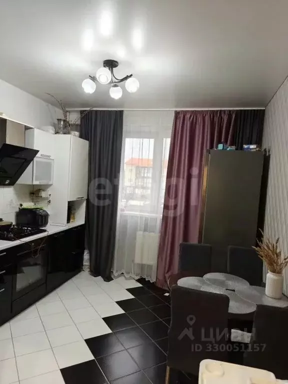 2-к кв. Тюменская область, Тюмень ул. Академика Сахарова, 40 (64.2 м) - Фото 1