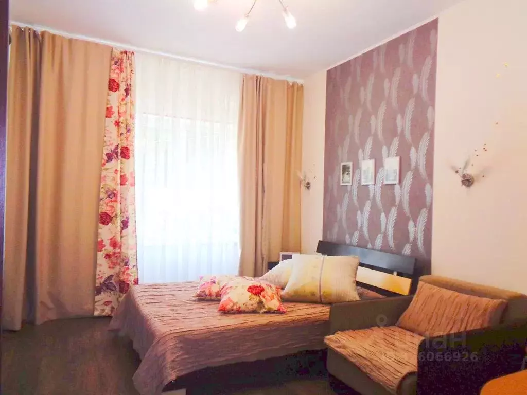 1-к кв. Крым, Ялта ул. Средне-Слободская, 3 (30.0 м) - Фото 1