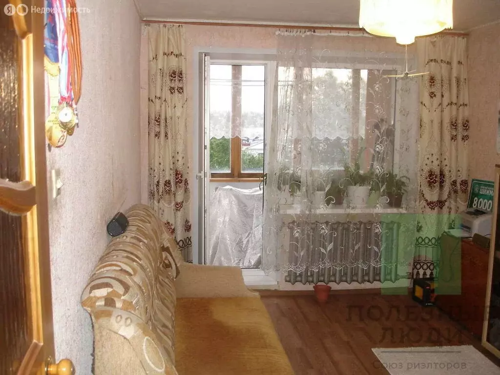 1-комнатная квартира: посёлок городского типа Медведево, улица Чехова, ... - Фото 1