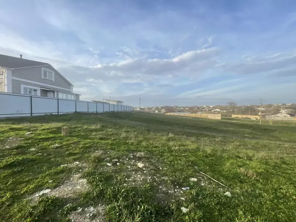 Участок в Крым, Сакский район, с. Суворовское ул. Дачная, 5Б (6.0 ... - Фото 1