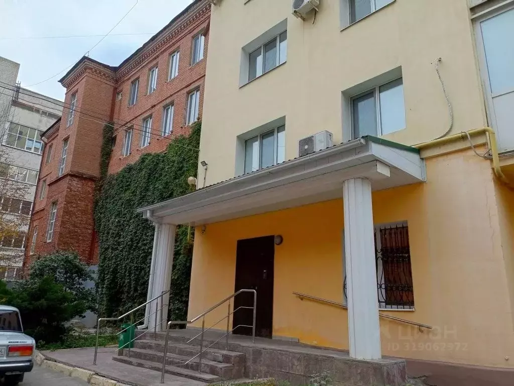 Склад в Саратовская область, Саратов Театральная пл., 1/37 (305 м) - Фото 1