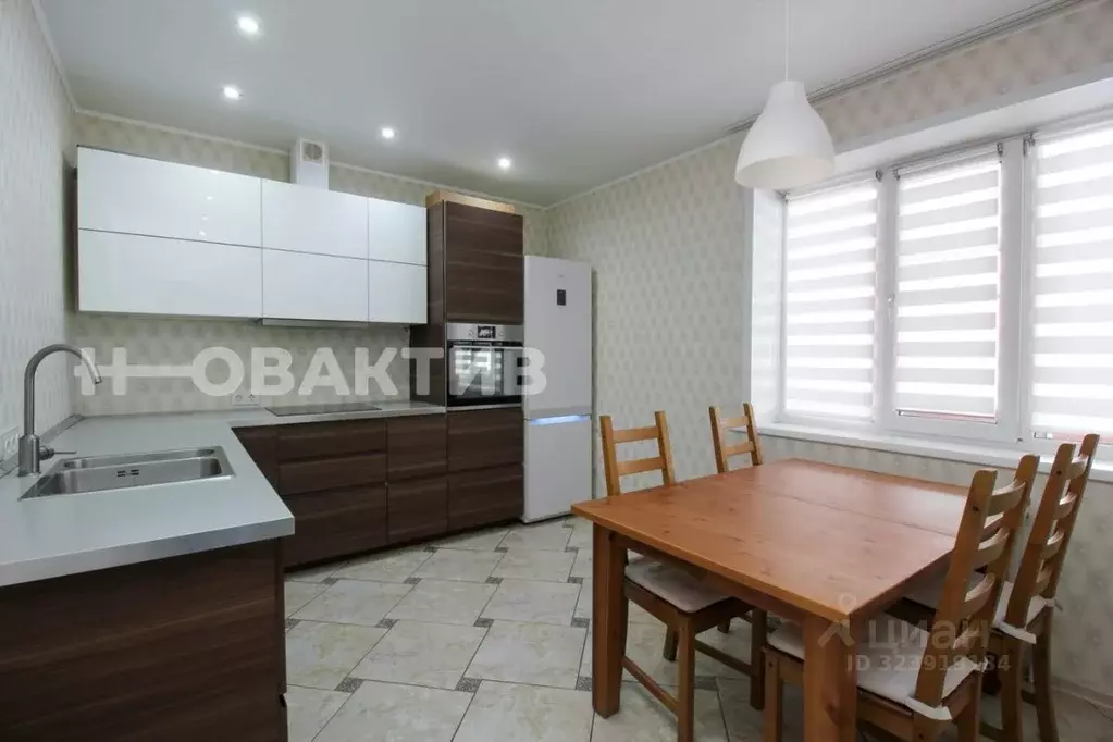 Дом в Новосибирская область, Бердск ул. Взлетная, 16 (210 м) - Фото 1