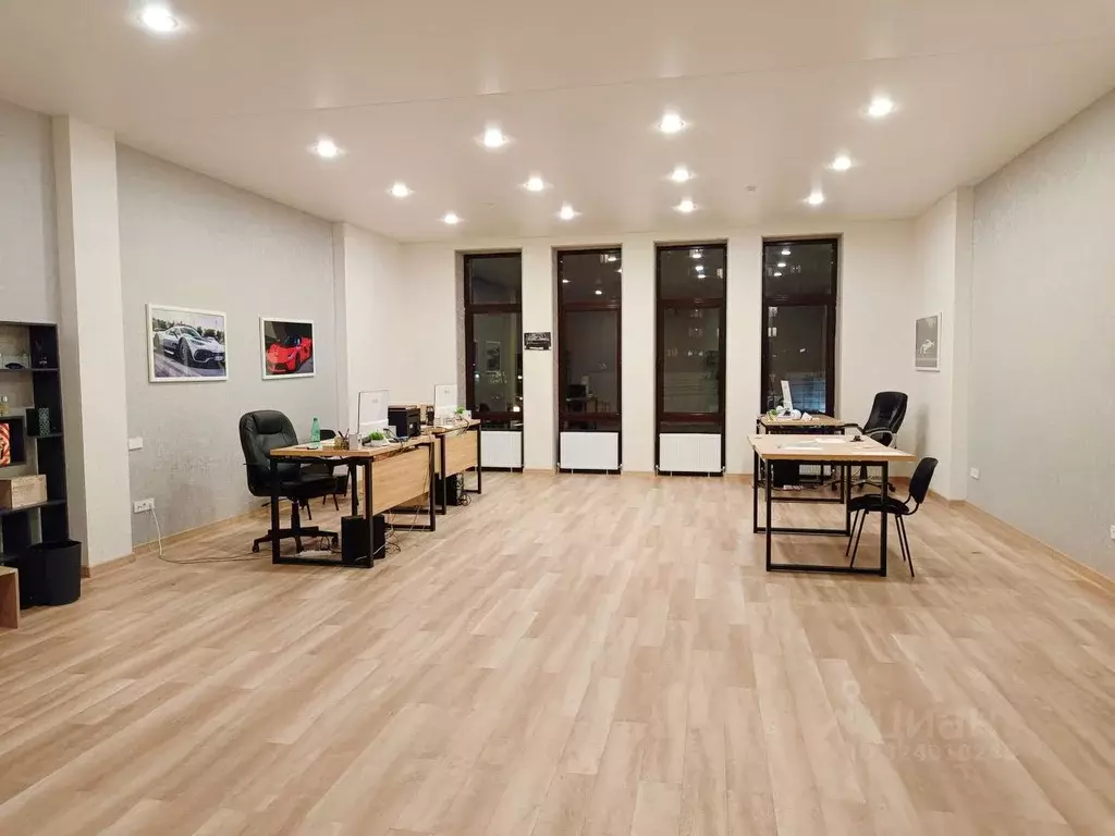 Офис в Северная Осетия, Владикавказ Весенняя ул., 21А (77 м) - Фото 1