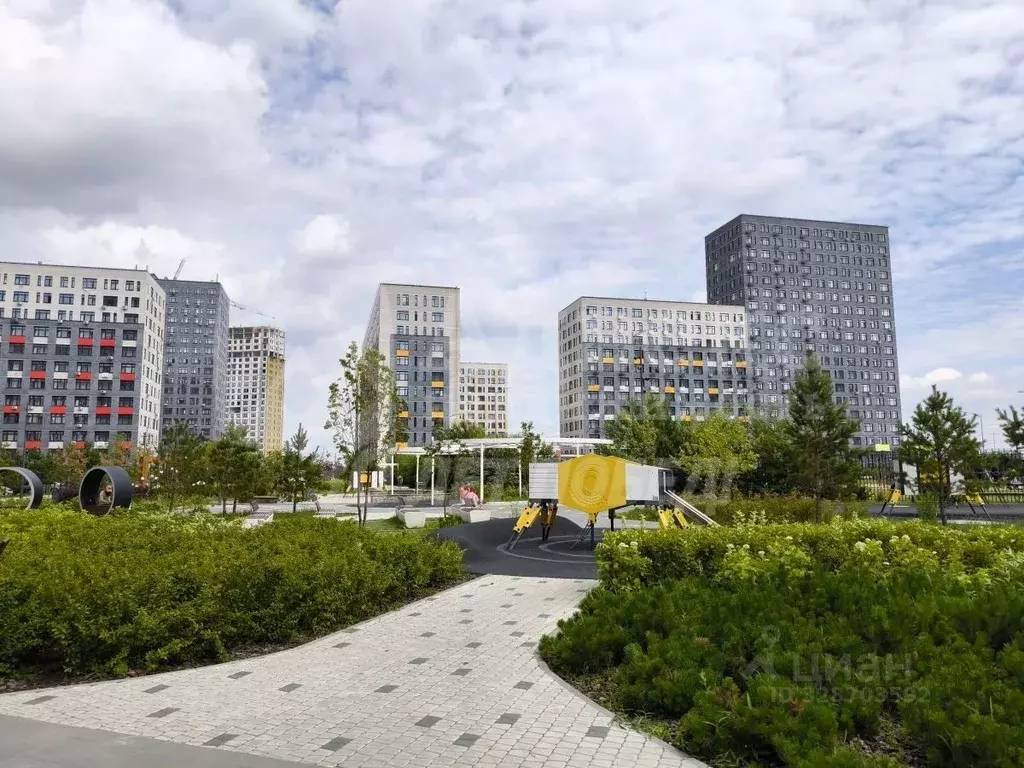 2-к кв. Тюменская область, Тюмень ул. Тимофея Чаркова, 93 (42.1 м) - Фото 2